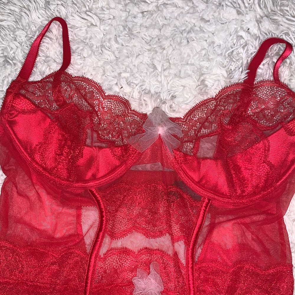 💋NWOT Victoria’s Secret Red Lace Teddy💋 - Picture 2 of 4